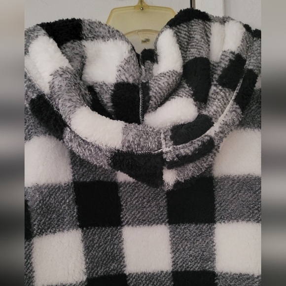 Plaid Fleece Jacket - Picture 8 of 8